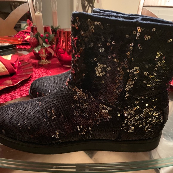 G by Guess Sequence Boots - Picture 2 of 4